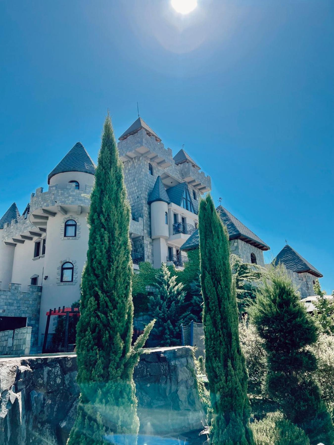 Royal Valentina Castle Bed & Breakfast
